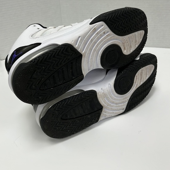 Jordan Max Aura (GS) AQ9214 121 Size 6Y - Picture 6 of 10